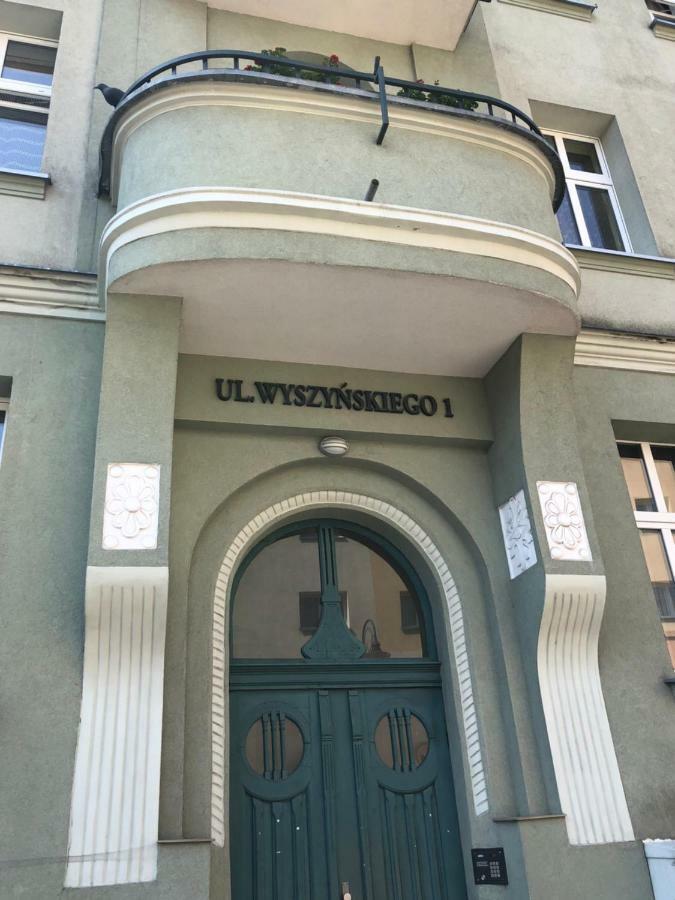 Przedwojenna Kamienica Apartment
